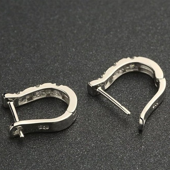 💕Minimalist Petite 925 Sterling Silver Diamond C Hoop Horseshoe Earrings - Picture 17 of 17